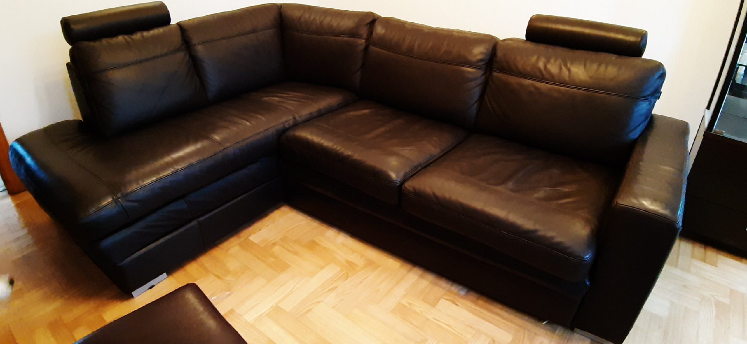 Turboszczotka - Czyszczenie kanapy skórzanej - Gdynia