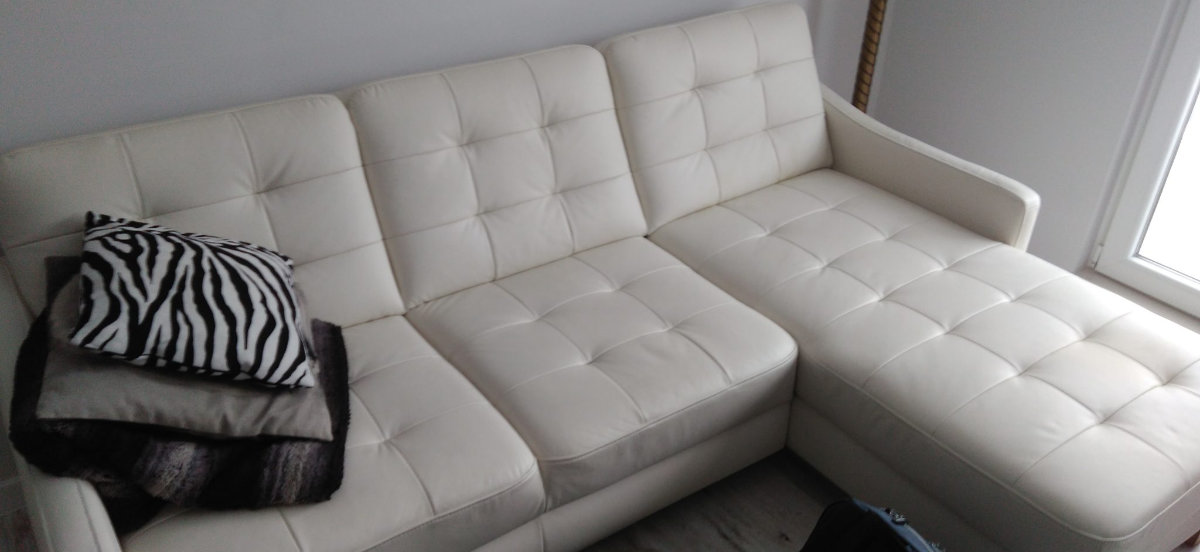 Czyszczenie naturalnej skóry meblowej