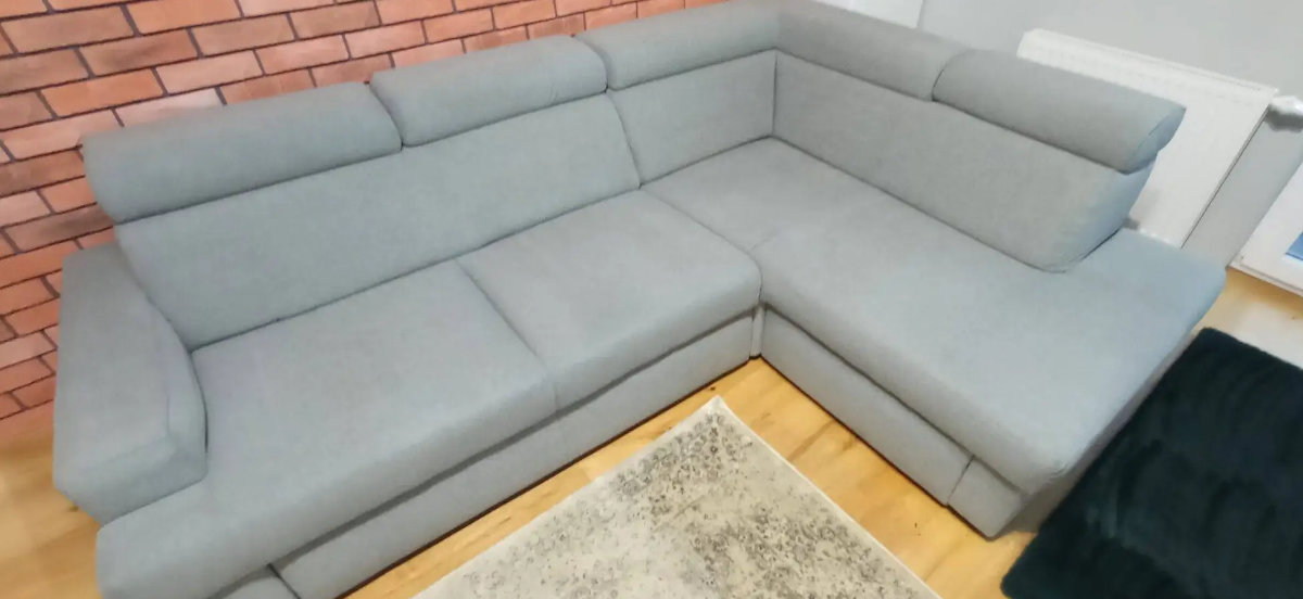 Czyszczenie tapicerki sofy