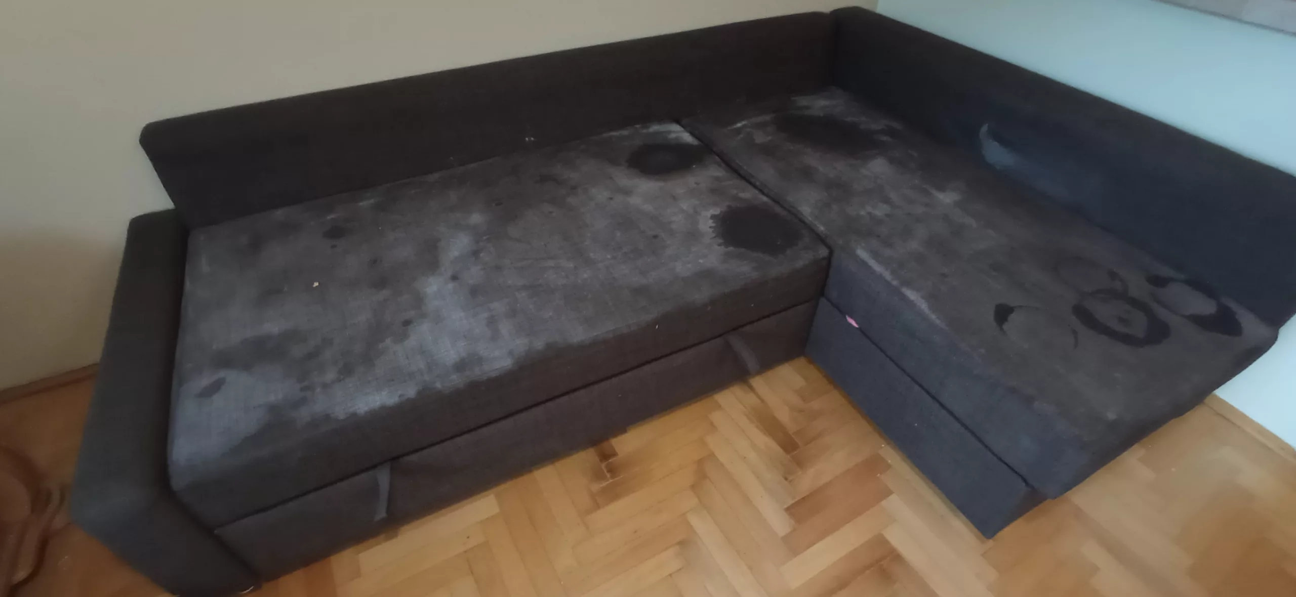 Pranie narożnika tapicerowanego