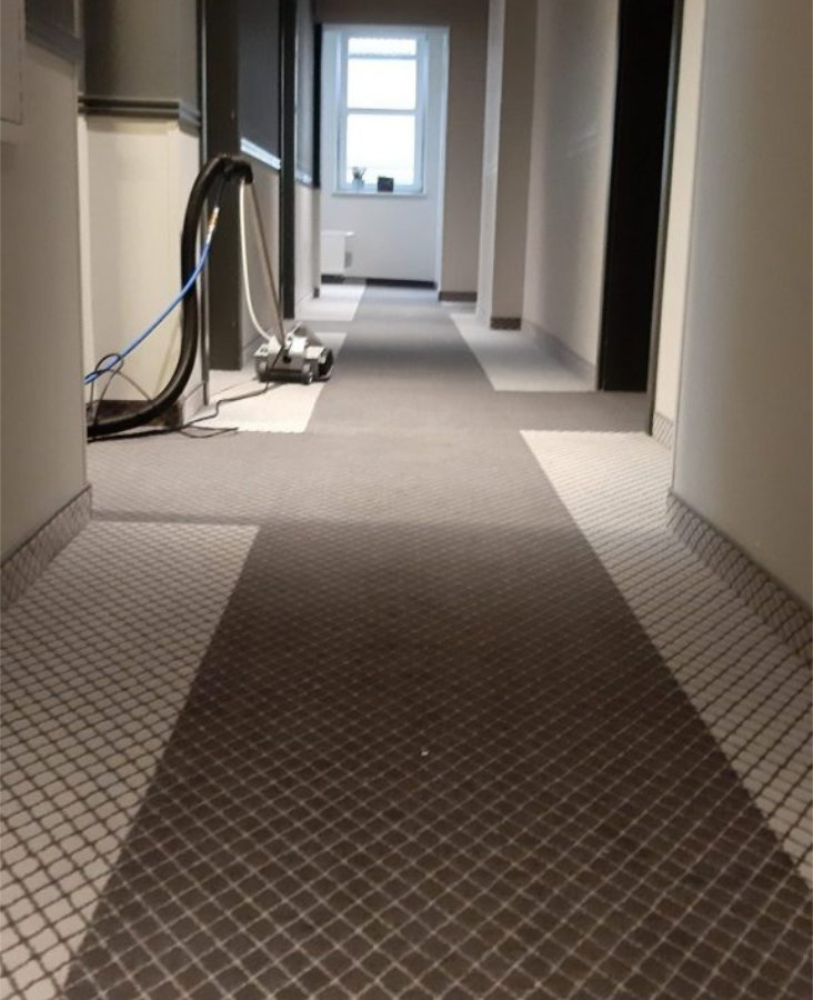 Pranie wykładziny hotelowej