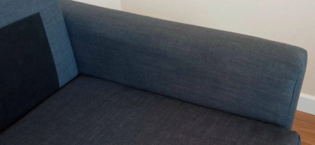 Usługa prania kanapy z zabrudzeń