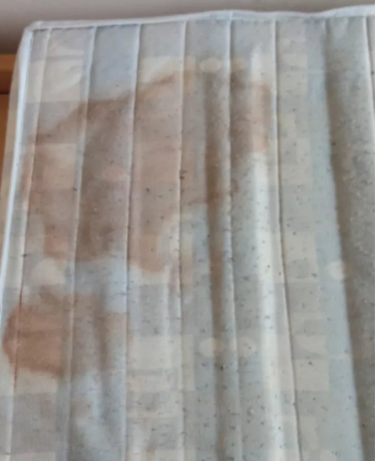 Usuwanie plam z materaca - Gdynia