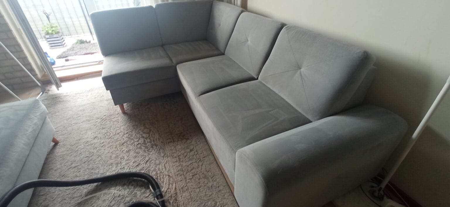 czyszczenie-kanapy-Gdańsk-Przymorze-Siwa-Sofa-Przed-Turboszczotka